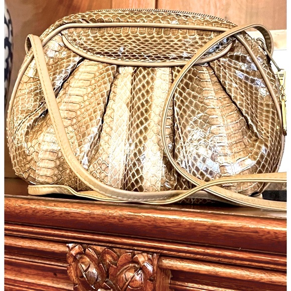 Pierre Cardin vintage brown snakeskin shouder bag with tan leather lining - Picture 3 of 14